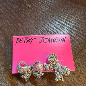 NWT! Betsey Johnson Bow Earrings